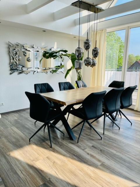 Apartment 160Qm 5 Schlafzimmer 1 Wohnzimmer Terrasse Und Balkon Βίλχελμσχαφεν Εξωτερικό φωτογραφία